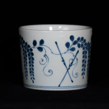 画像をギャラリービューアに読み込む, 染付(そめつけ)蕎麦猪口(そばちょこ)-藤棚(ふじだな)ー