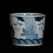 画像をギャラリービューアに読み込む, 染付(そめつけ)蕎麦猪口(そばちょこ)-鯉の滝登り(こいのたきのぼり)