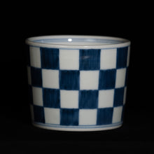 画像をギャラリービューアに読み込む, 染付(そめつけ)蕎麦猪口(そばちょこ)-市松(いちまつ)