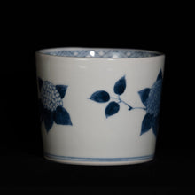 画像をギャラリービューアに読み込む, 染付(そめつけ)蕎麦猪口(そばちょこ)-紫陽花(あじさい)-