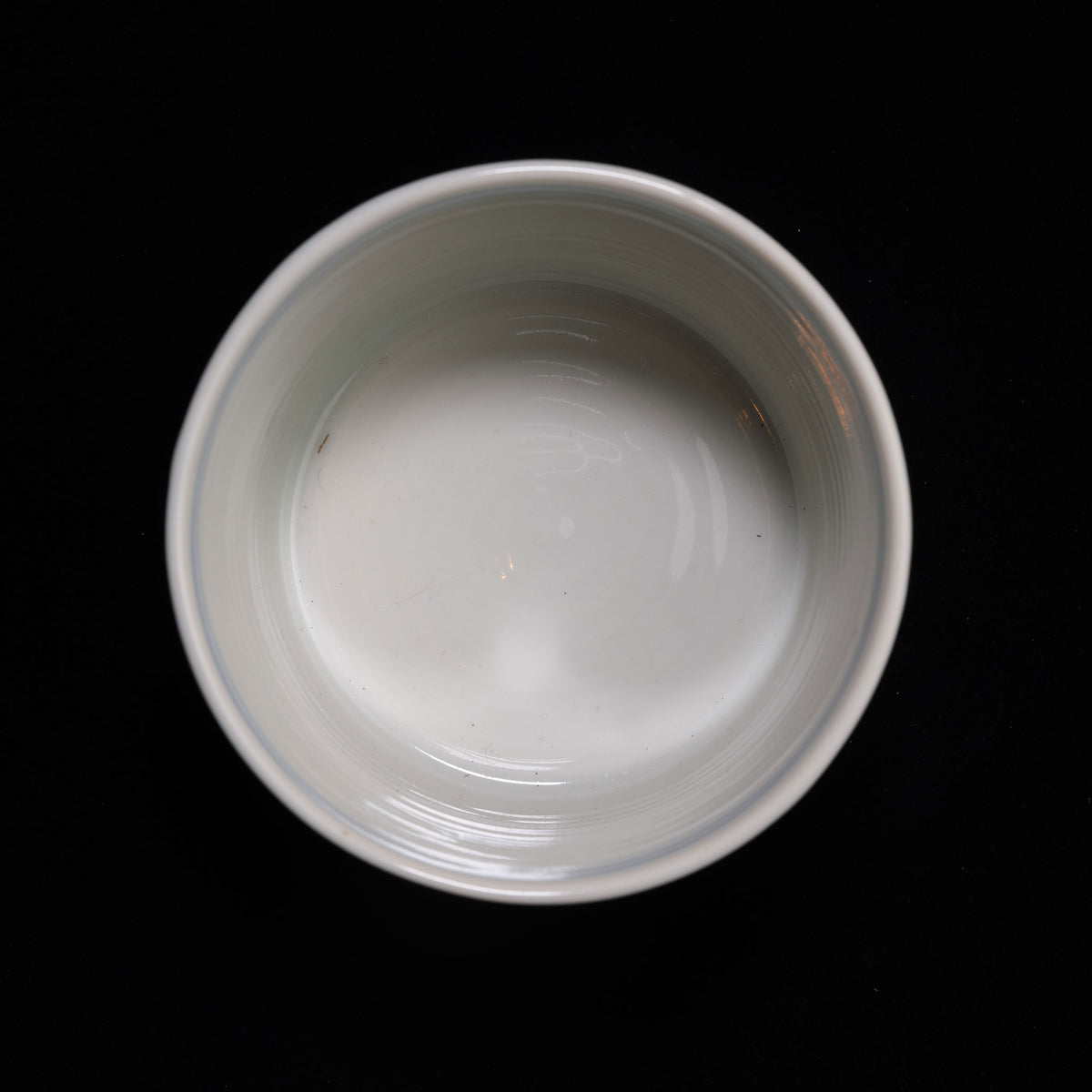 藤吉憲典　「染錦（そめにしき）梅に鶯（うめにうぐいす）」　蕎麦猪口（そばちょこ） 染錦（そめにしき）蕎麦猪口（そばちょこ）－梅に鶯（うめにうぐいす