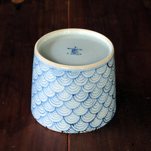 画像をギャラリービューアに読み込む, 染付(そめつけ)蕎麦猪口(そばちょこ)-青海波(せいがいは)