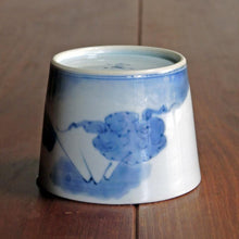 画像をギャラリービューアに読み込む, 染付(そめつけ)蕎麦猪口(そばちょこ)-富士に雲(ふじに くも)