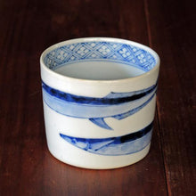 画像をギャラリービューアに読み込む, 染付(そめつけ)蕎麦猪口(そばちょこ)-秋刀魚(さんま)-