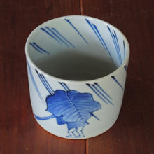 画像をギャラリービューアに読み込む, 染付(そめつけ)蕎麦猪口(そばちょこ)-驟雨(しゅうう)