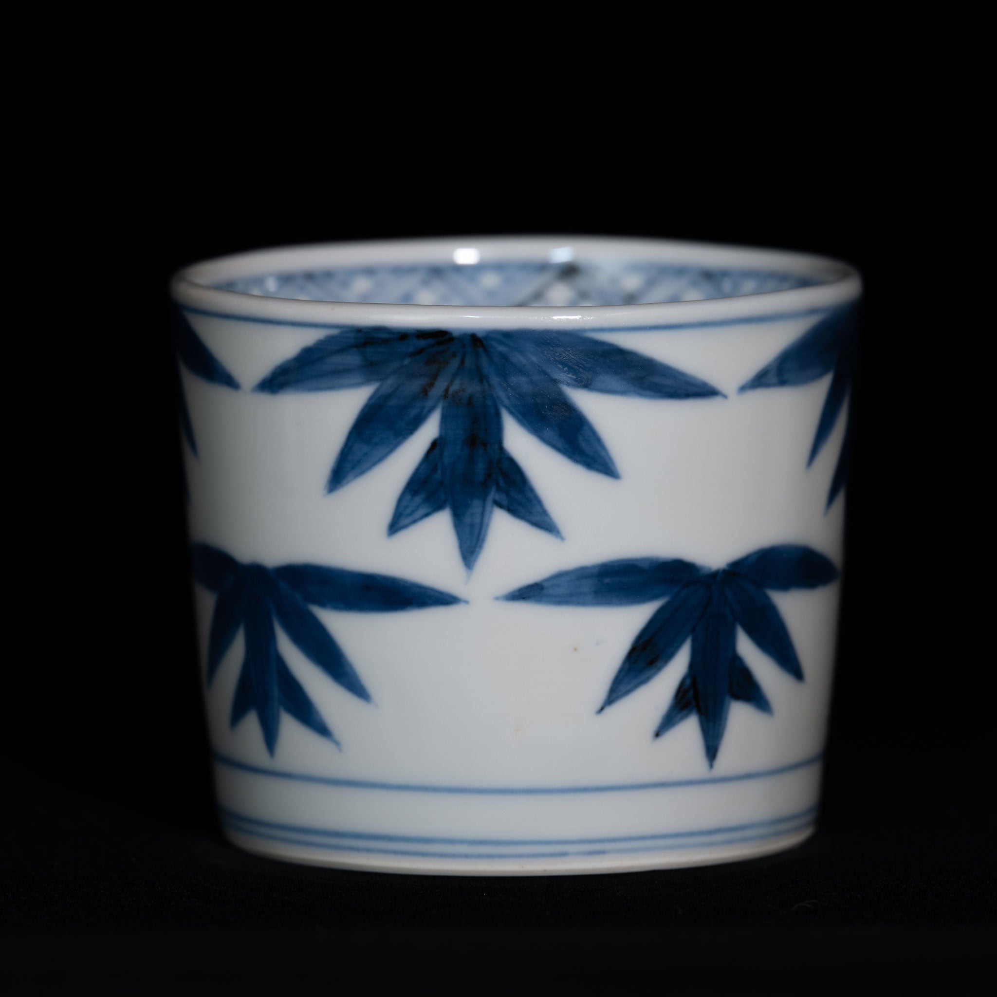 染付（そめつけ）蕎麦猪口（そばちょこ）－笹葉散（ささのはちらし