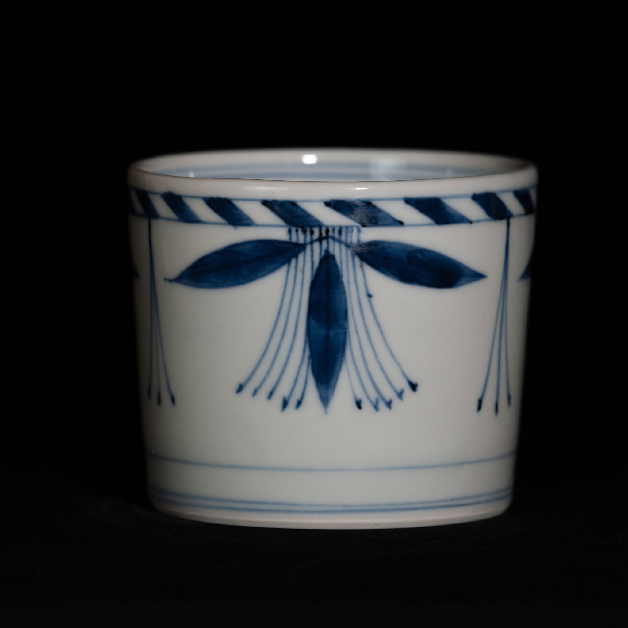 アンティーク　蕎麦猪口　そばちょこ　微塵から草　染め付け矢根　什器 アンティーク 蕎麦猪口 そばちょこ 微塵から草 染め付け矢根 什器